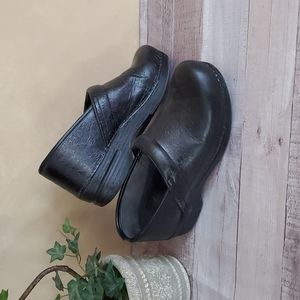 Dansko size 40